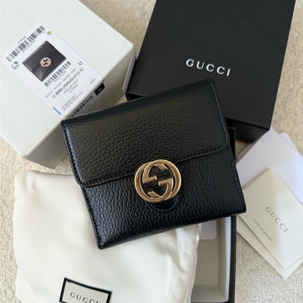 Gucci Black Leather Wallet with Iconic GG Logo